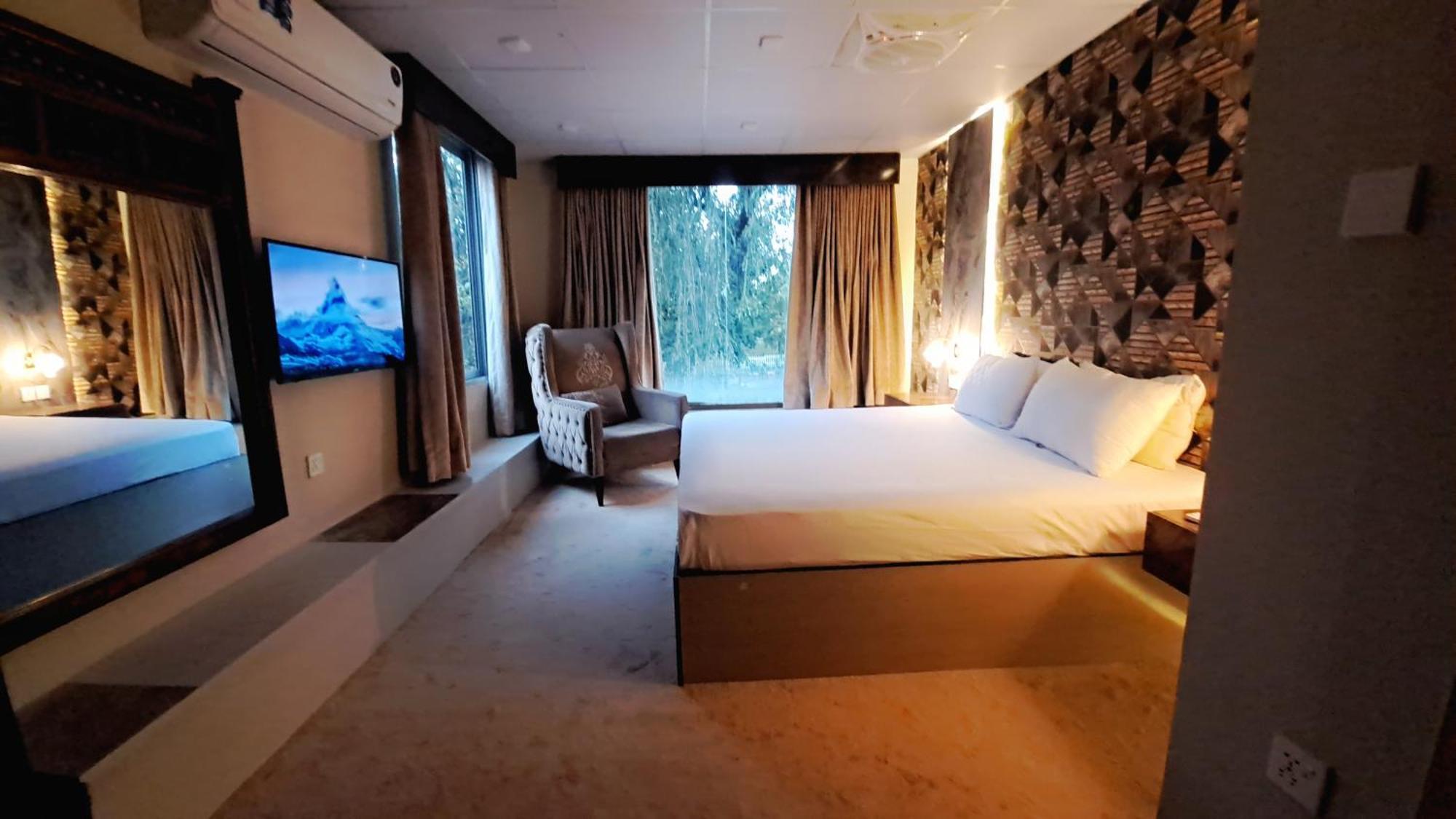 The Life Style Lodges Opp Centaurus Mall İslamabad Dış mekan fotoğraf