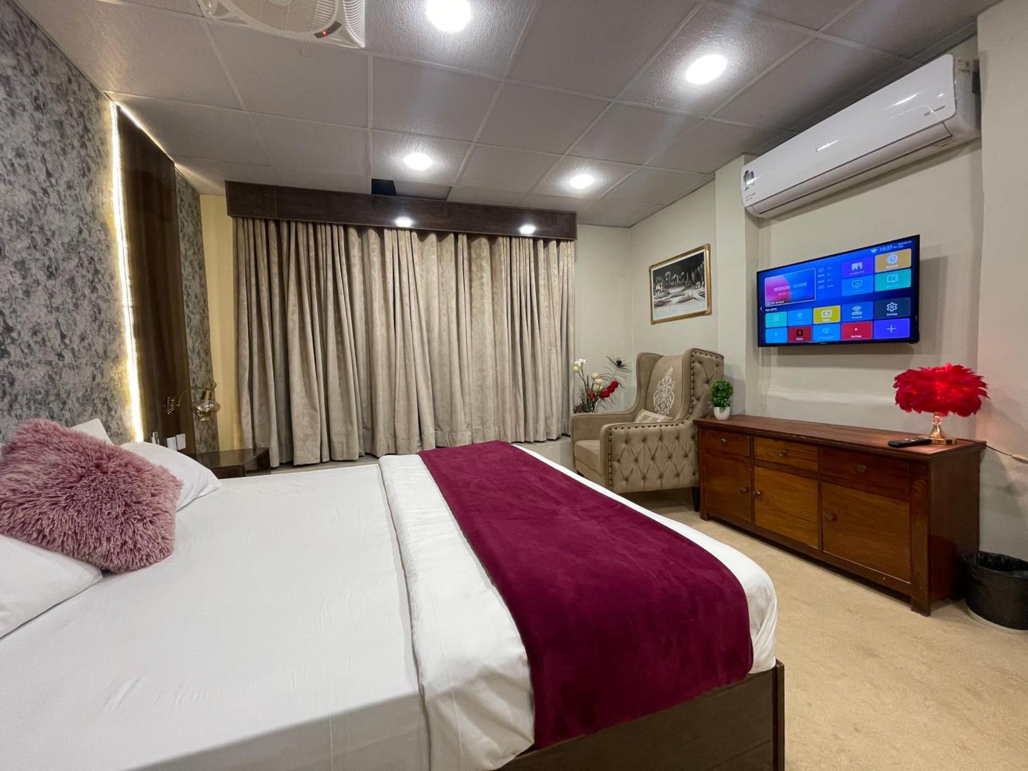 The Life Style Lodges Opp Centaurus Mall İslamabad Dış mekan fotoğraf