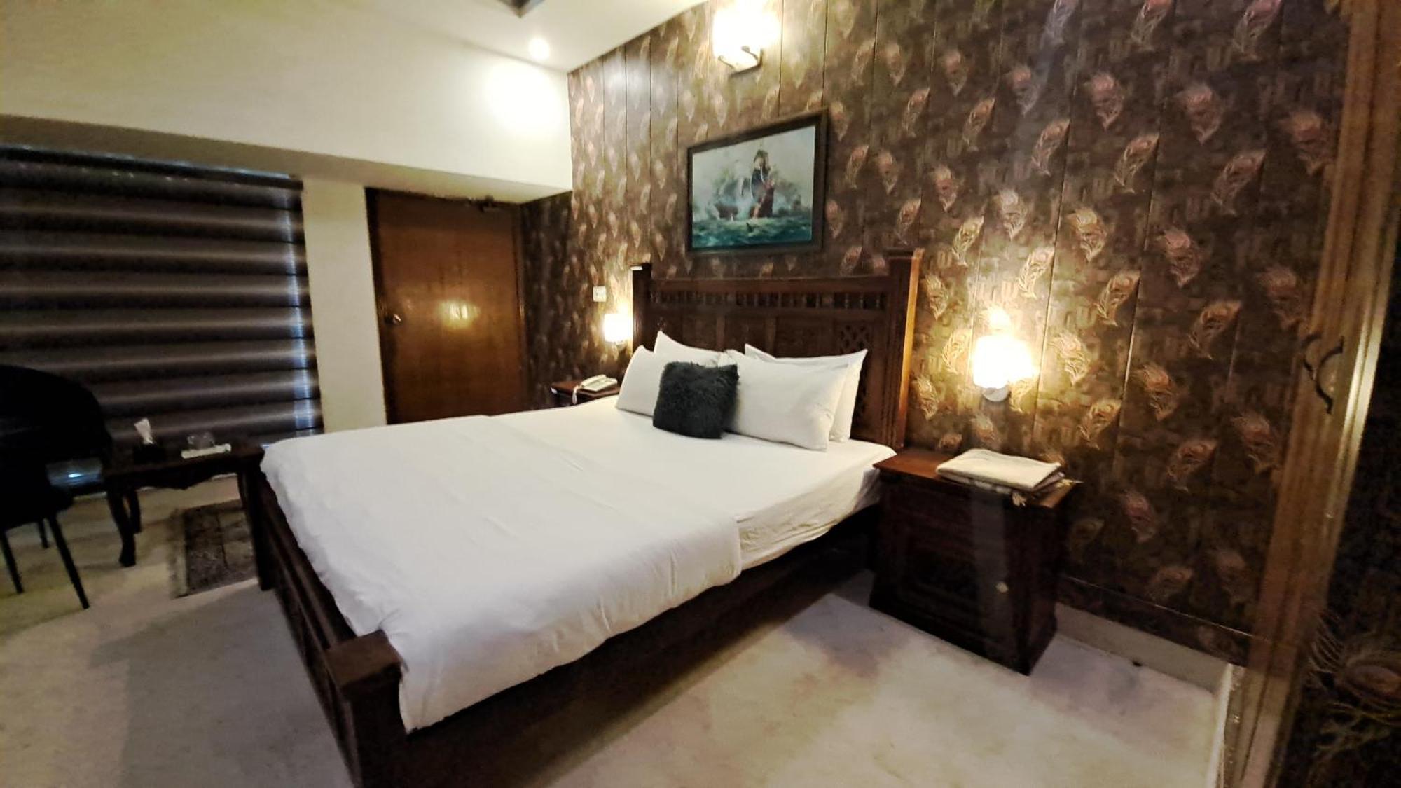 The Life Style Lodges Opp Centaurus Mall İslamabad Dış mekan fotoğraf